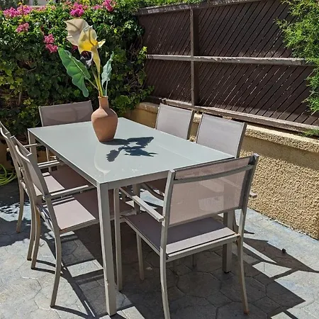 Stylish Garden At Harbour דירה *