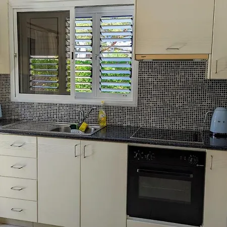 Stylish Garden At Harbour Apartment Paphos