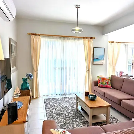 Stylish Garden At Harbour *