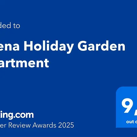 Stylish Garden At Harbour Apartment