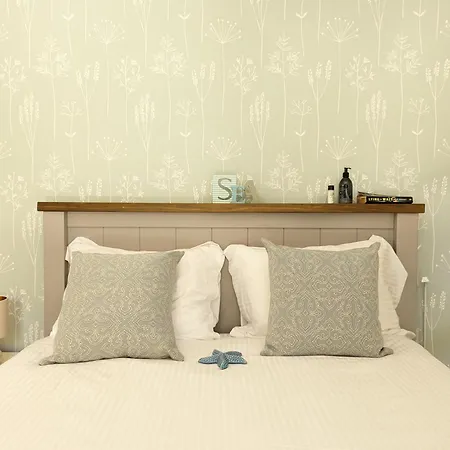 Stylish Garden At Harbour